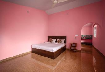 Shrushti Guest House has Smoking/Balcony rooms