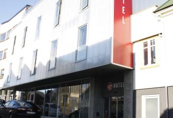 62N Hotel - City Center allows 18 year olds to book a room