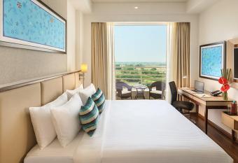 one central park has Balcony rooms