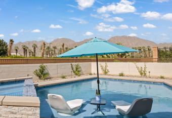 Desert Isle Walk to Stadium Course MTN Views has Balcony rooms