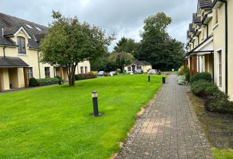 Hayward mews holiday homes in Swords has Balcony rooms