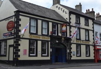The Queen s Head Hotel allows 18 year olds to book a room