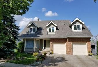 Window Hill has Balcony rooms