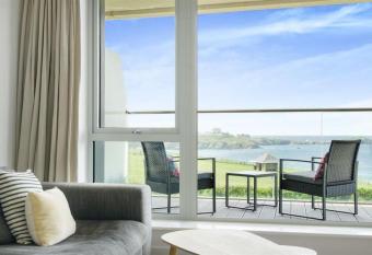 Lusty Glaze Vista has Balcony rooms