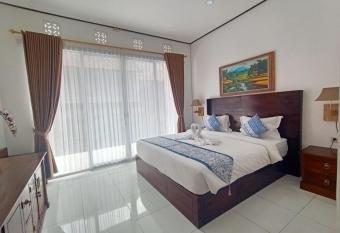 Edu Hotel (Hotel Edukasi SMK PK) has Balcony rooms