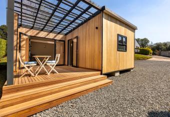 On The Hills has Balcony rooms