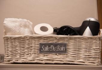 Salerno4Seasons has rooms with a private hot tub