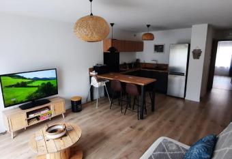 Appartement r  nov   totalement - Vue sur jardin - 52 m   allows 18 year olds to book a room