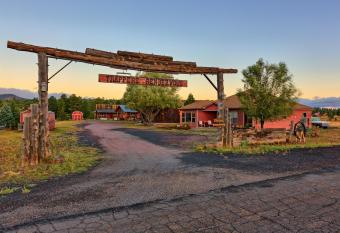 Trapper's Rendezvous has Balcony rooms