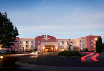 DoubleTree by Hilton Hotel Vancouver allows 18 year olds to book a room