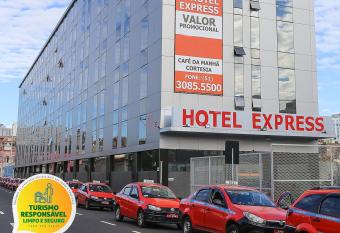 Hotel Express Rodovi  ria allows 18 year olds to book a room