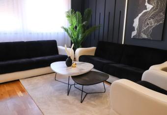 CityLights Appartment allows 18 year olds to book a room