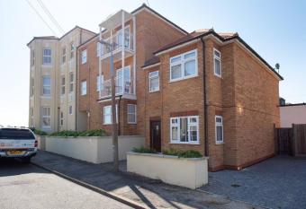 3bed House with Sea Views Parking - Superking Bed has Balcony rooms