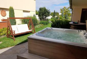 The luxurious charm of a home under the stars has Balcony rooms