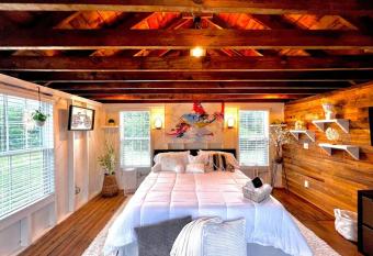 Tiny House Hideaway with King Bed allows 18 year olds to book a room