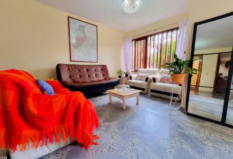 Confortable casa en Rionegro - 10 min del airport has Balcony rooms