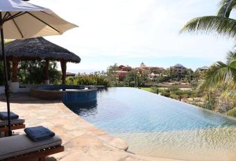 Villa de Lujo Buena Vista 3 allows 18 year olds to book a room