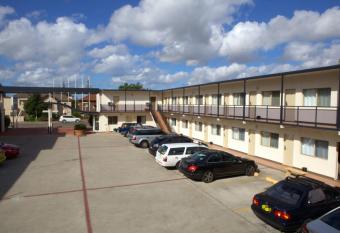 Westside Motor Inn allows 18 year olds to book a room