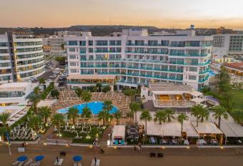 Vrissaki Beach Hotel has Balcony rooms