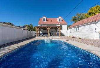 Charming Salt Lake City Home Minutes From Airport has rooms with a private hot tub