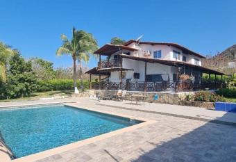 Caba  a Playera Santa Veronica allows 18 year olds to book a room