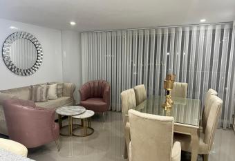 Lujoso apartamento norte de la ciudad allows 18 year olds to book a room