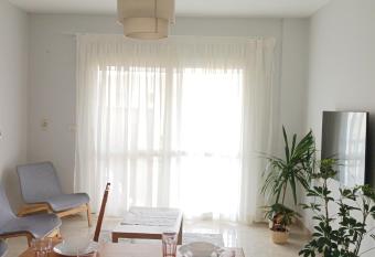 white Bear has rooms with a private hot tub