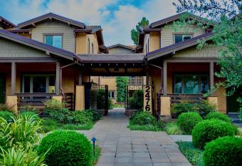 2476 oswego st. has Balcony rooms