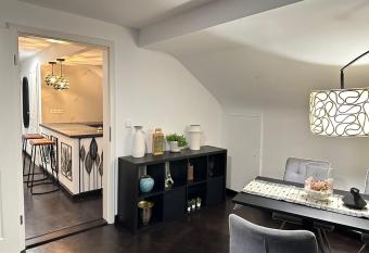 Dora Homestay has Balcony rooms