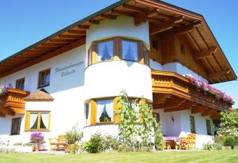 Ferienwohnungen Billovits has Balcony rooms