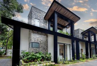 Panache Villa has Balcony rooms