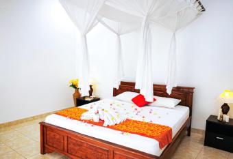 Yogika Center has Balcony rooms