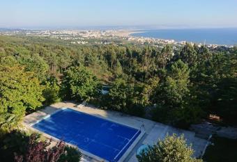 Casa da Serra allows 18 year olds to book a room