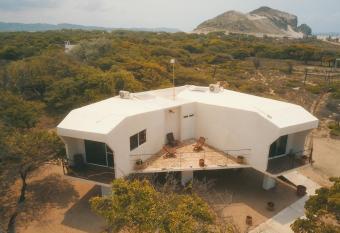 surf camp oaxacasuolsurf has Balcony rooms