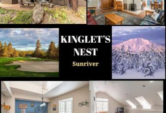 Spacious 4bedroom, Hot-tub, Bikes, Games, Grill, SHARC (Kinglet's Nest) has rooms with a private hot tub