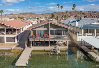 Moovalya Keys Riverfront! Room for all! has Balcony rooms