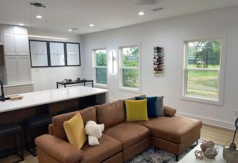 Downtown New 3 Story Sleeps 14 allows 18 year olds to book a room