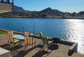 Riverfront Escape with boat dock! has Balcony rooms