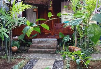 Buratwangi Joglo House has Balcony rooms