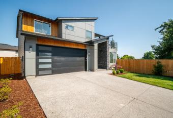 PCH Rental has Balcony rooms