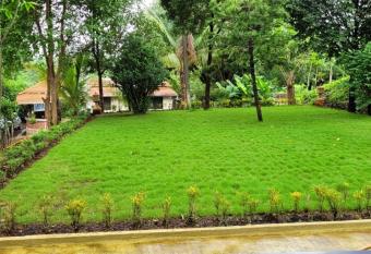 Sukriti Farms has Balcony rooms