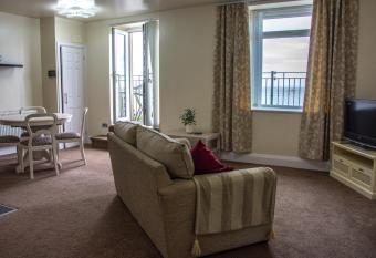 Morecambe Central balcony with sea view allows 18 year olds to book a room