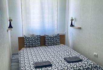 F  red Apartman has Balcony rooms