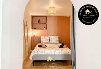 Les volets bleus, T2 Moderne et spacieux allows 18 year olds to book a room