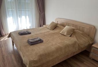 Inter Apartman has Balcony rooms