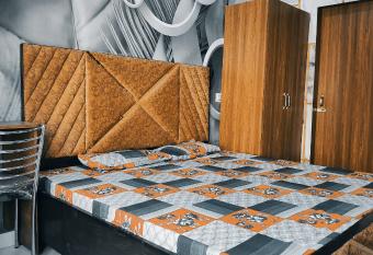 ENDLESS TOWN -- Hotel & HomeStay -- LPU Law Gate, Green Velly -- For Family, Parents, Students, Couples has Balcony rooms