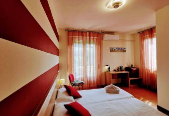 Ristorante Le Rasole has Balcony rooms