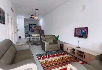 Bambom Homestay SP has Balcony rooms