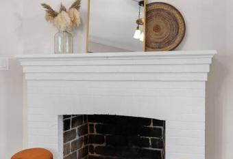 Studio 1 ~ Lovely 1BDRM Apartment, Downtown! has Balcony rooms