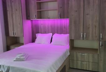 Angi House Otopeni allows 18 year olds to book a room